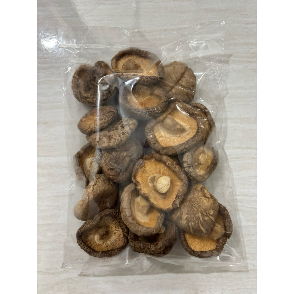 

Jamur Shitake Premium 100gram / Hiuko / Hio ko / Hioko / hiu Ko