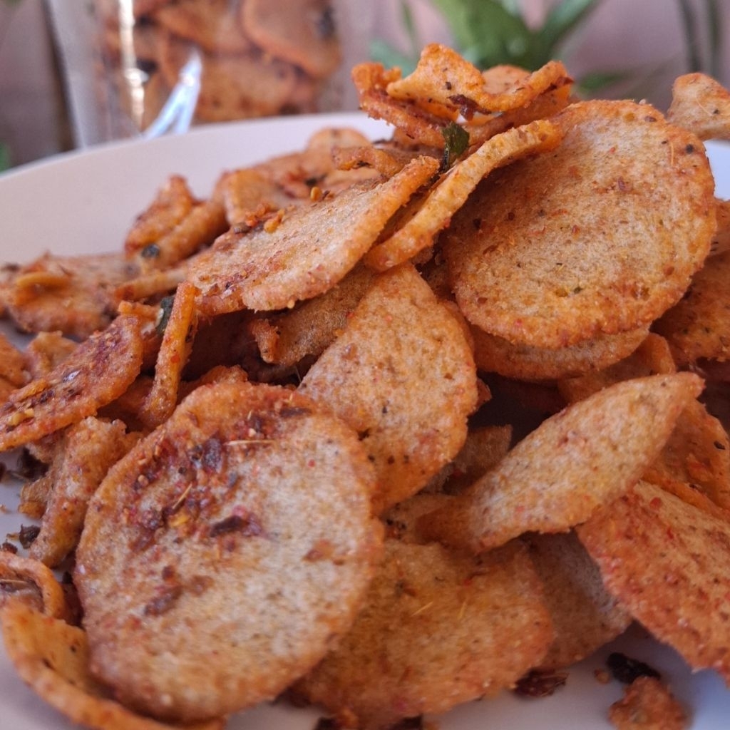 

Basreng Daun Jeruk Pedas Gurih 130gr | Snack Kriuk Kekinian | Teman Nasi/ Mie