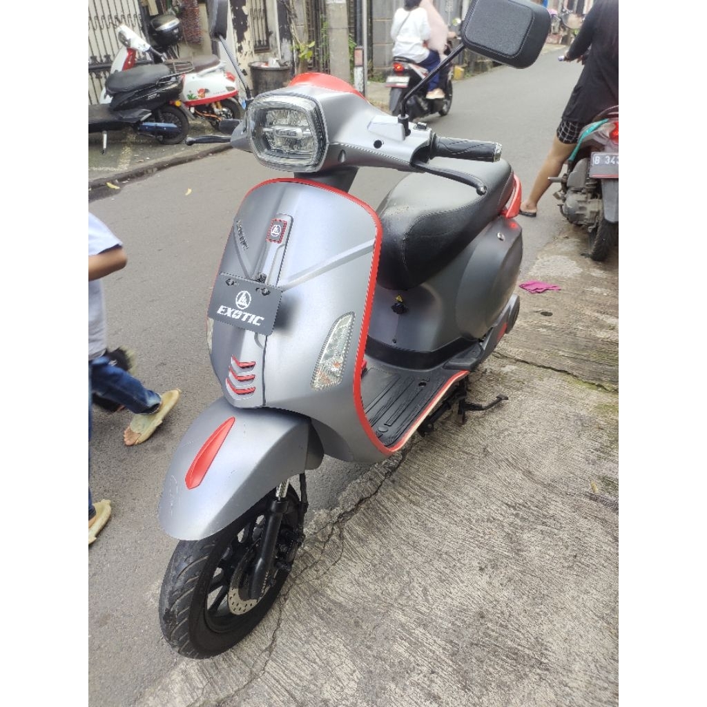 Motor listrik exotic sprinter upgrade litium / Molis Exotic warna Grey / Molis model Vespa / Motor L