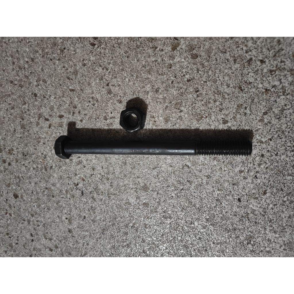 baut mur baja m12x150 mm baja 8.8 kunci 19 drat pitch 1.75 drat kasar / baut baja 8.8 M12 x 150 / ba