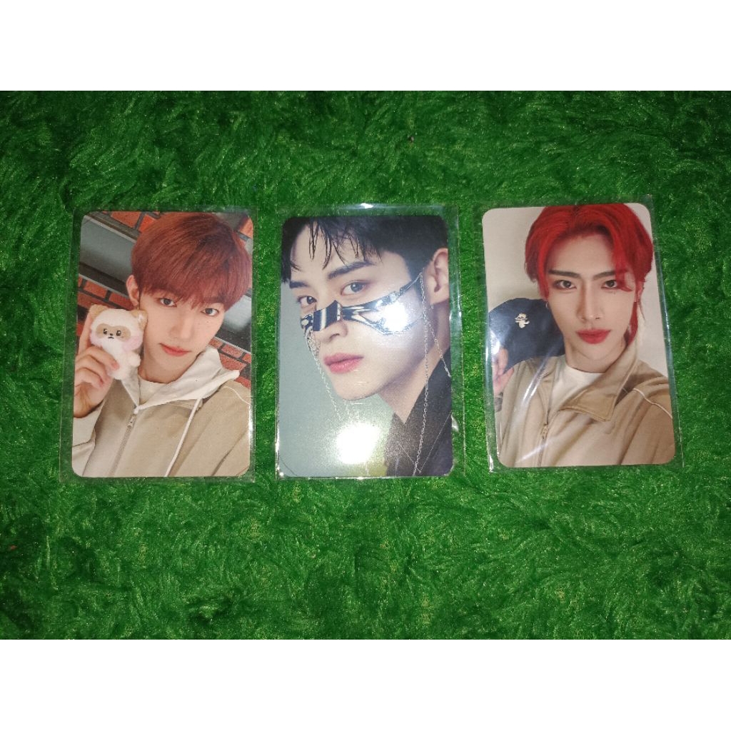 OFFICIAL ZEROBASEONE ZB1 JIWOONG ZHANG HAO RICKY ZERONI HANINI RININI YOU HAD ME AT HELLO YHMAH PHOT