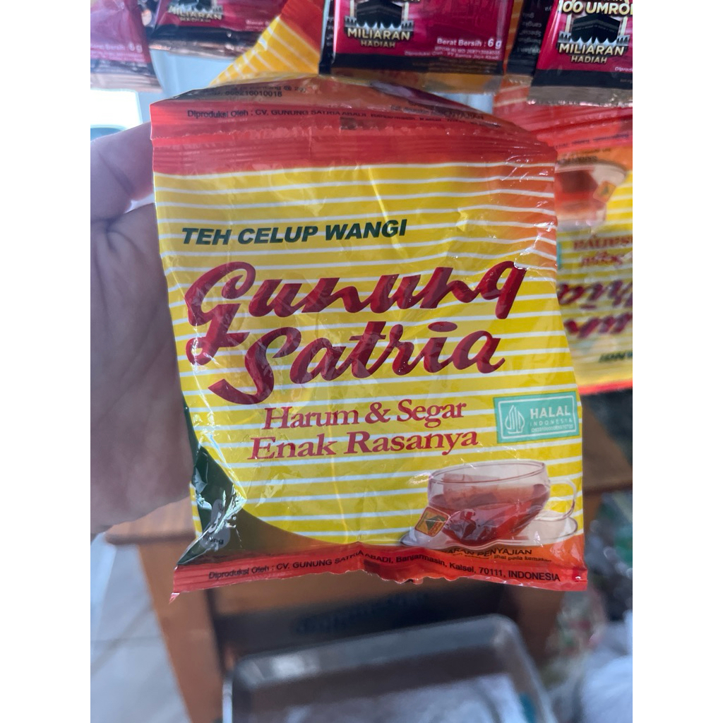 

Teh Celup Wangi Gunung Satria Renceng isi 5 kantong sachetan sachet