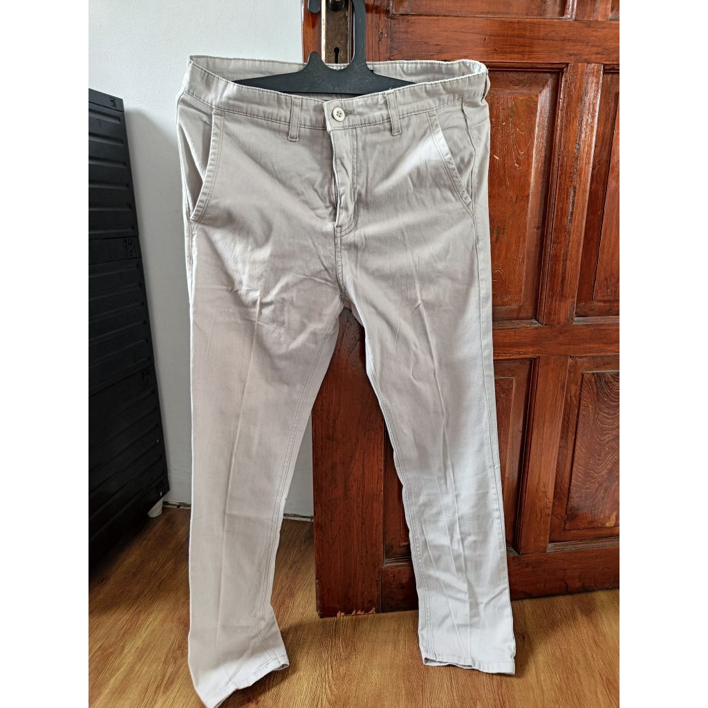 Celana Chino Cream Preloved