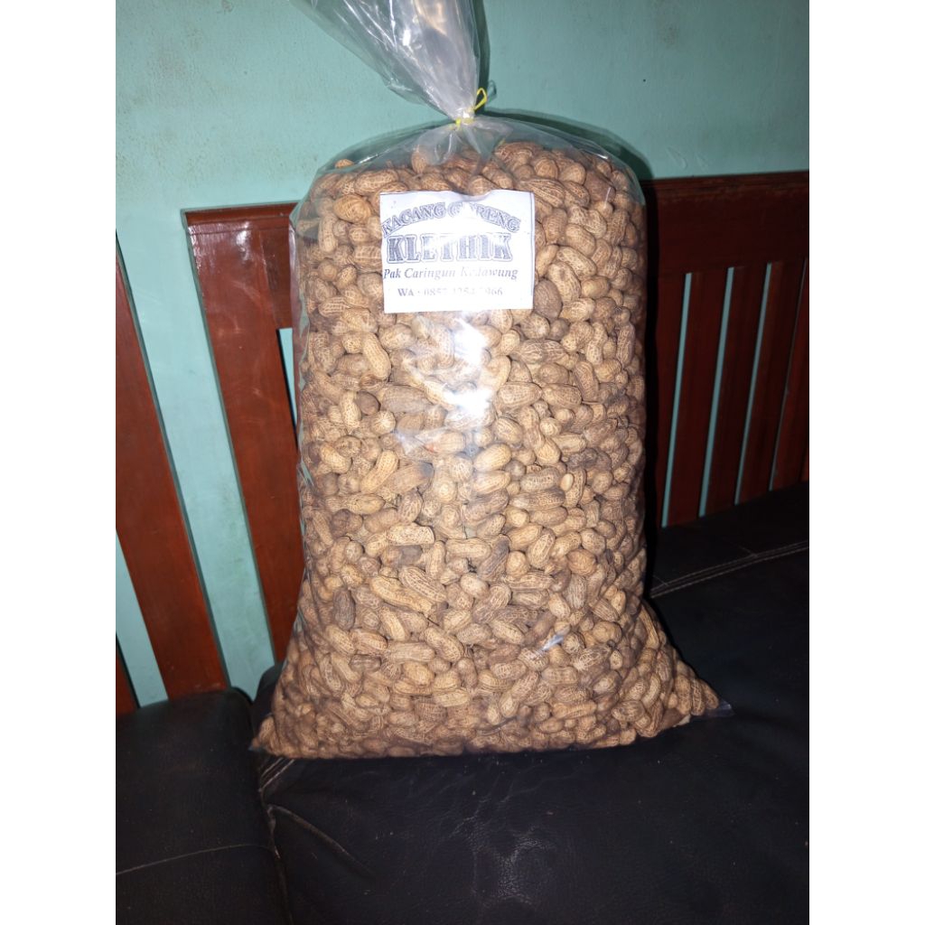 

KACANG GORENG ASIN DAN KELETIK