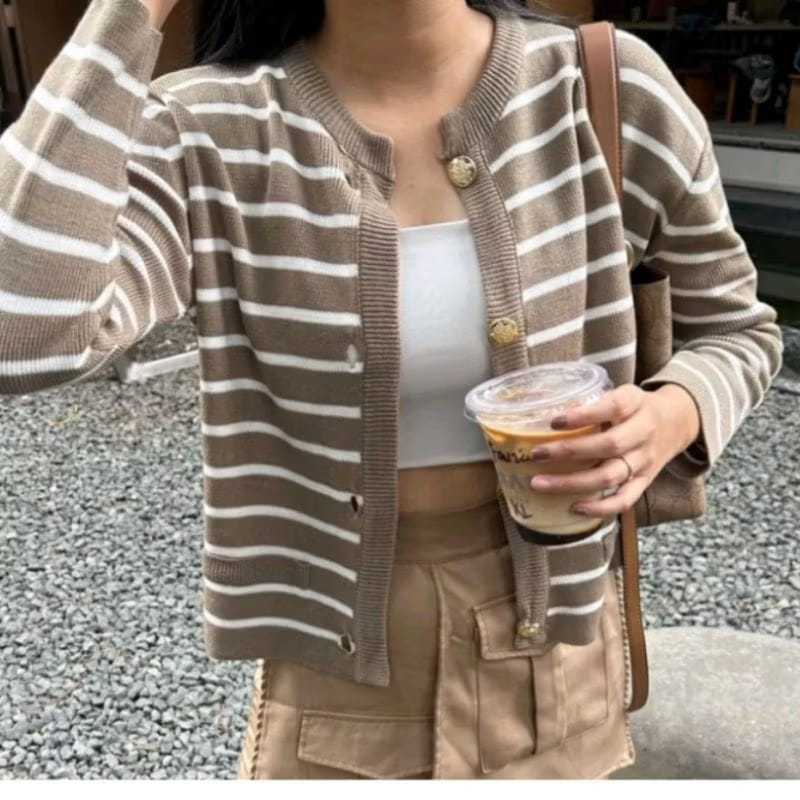 Rajut Premium Lalisa crop Cardigan Outer knitwear