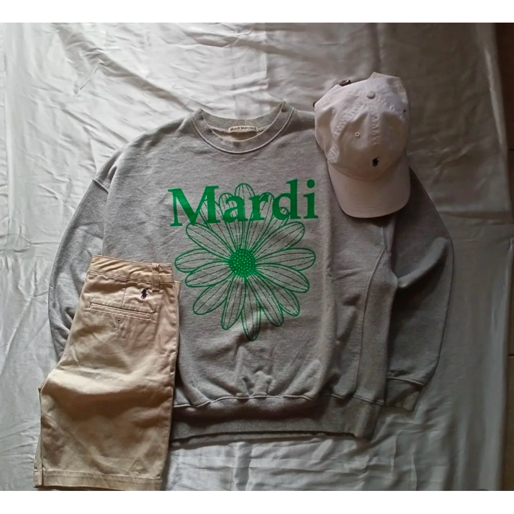 Preloved Crewneck Mardi Mercredi