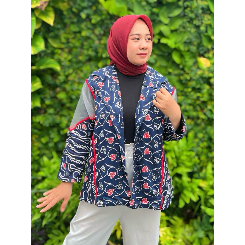 Blazer Wanita Batik Modern