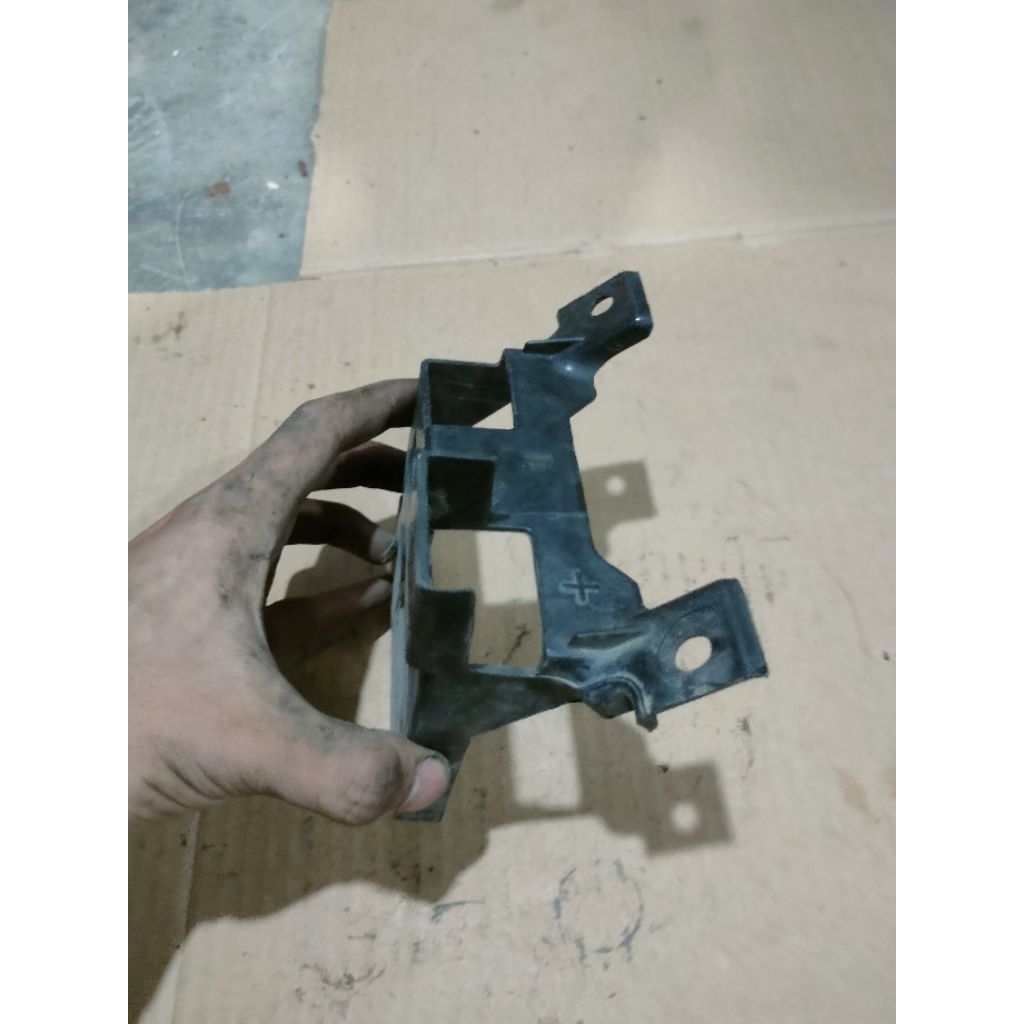 tutup aki/cover aki Honda cb 150 r old k15 Original Copotan 2013-2015
