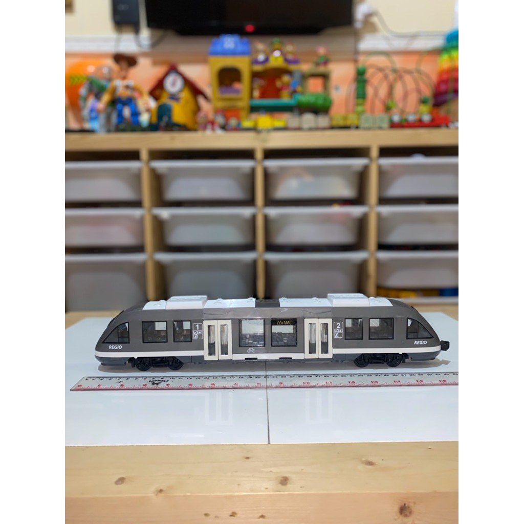Preloved Dickie Toys Regio Train - Subway Tram Train Model, Mainan Model Kereta Api Cepat