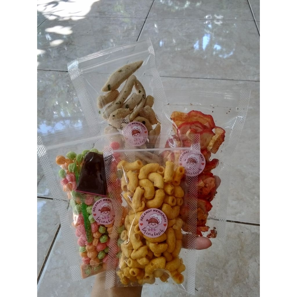 

PAKET(5PCS)camilanringan |murah|bisa dibawa kemana aja |basreng,nyamnyam,krupuk seblak