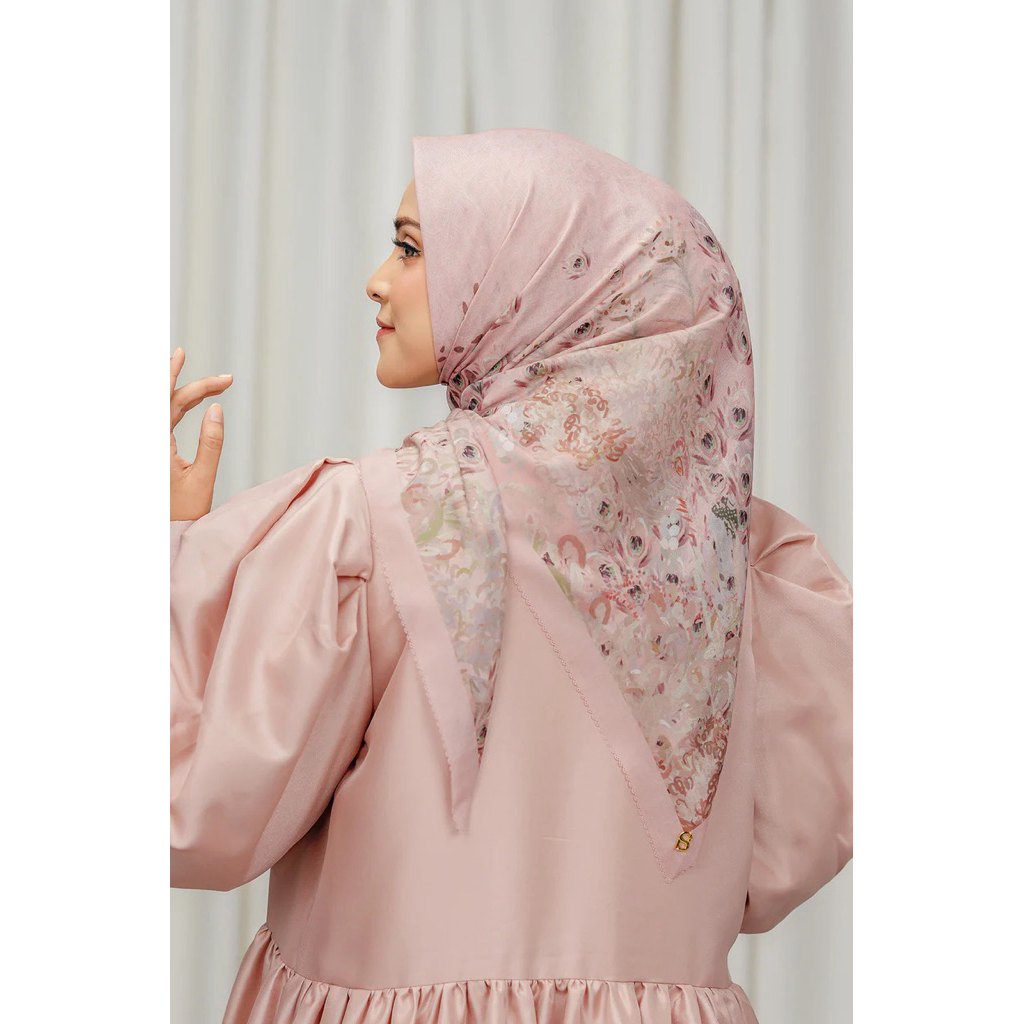 ederra series by Buttonscarves