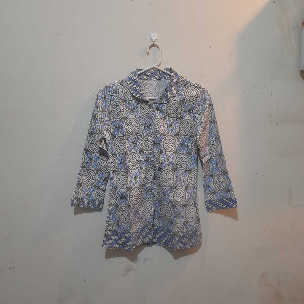 Batik Wanita Biru Muda