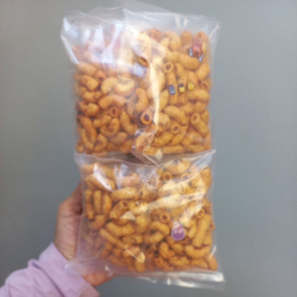 

Paket 8 bungkus Makaroni bantet Pedas daun jeruk