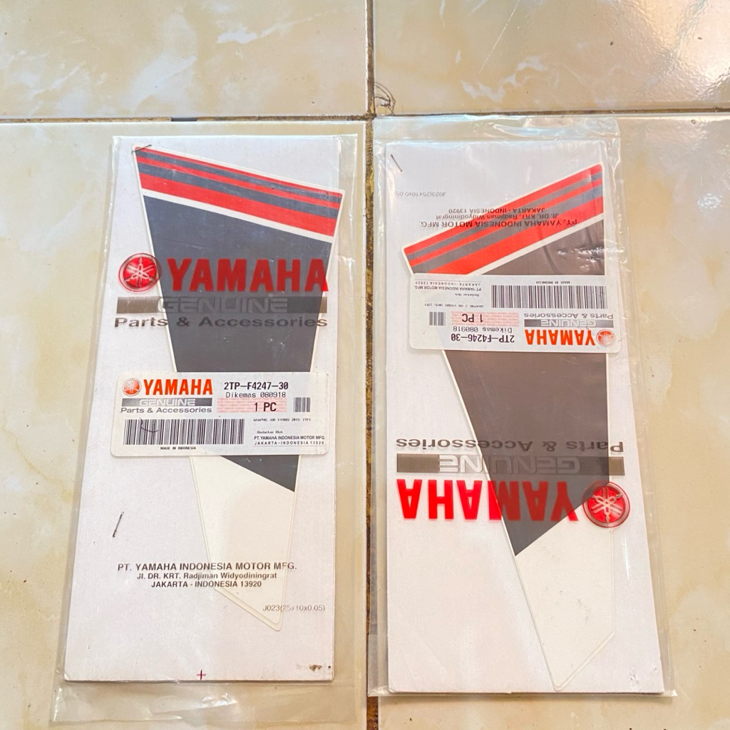 striping stiker BAGIAN sayap tangki Yamaha Vixion NVA 2015 merah hitam original YGP 2TP-F4246-30 2TP