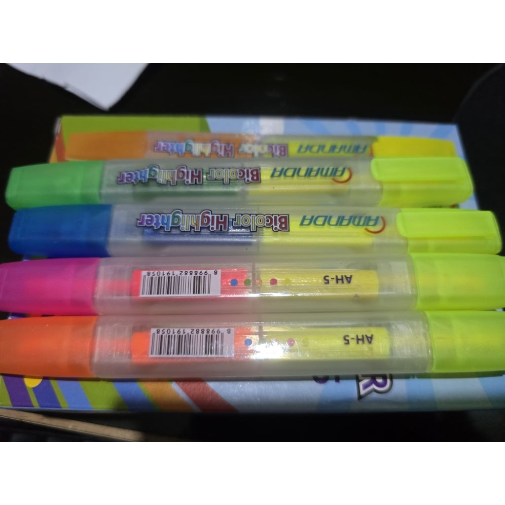 

HIGHLIGHTER PEN DUA WARNA DOUBLE TIP STABILO AMANDA 1 PACK ISI 12 PCS