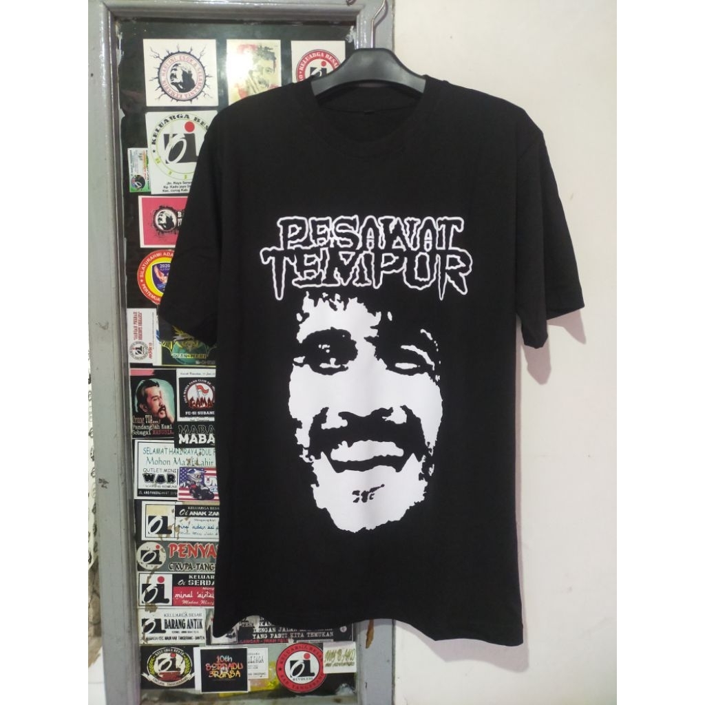 KAOS IWAN FALS Pesawat tempur