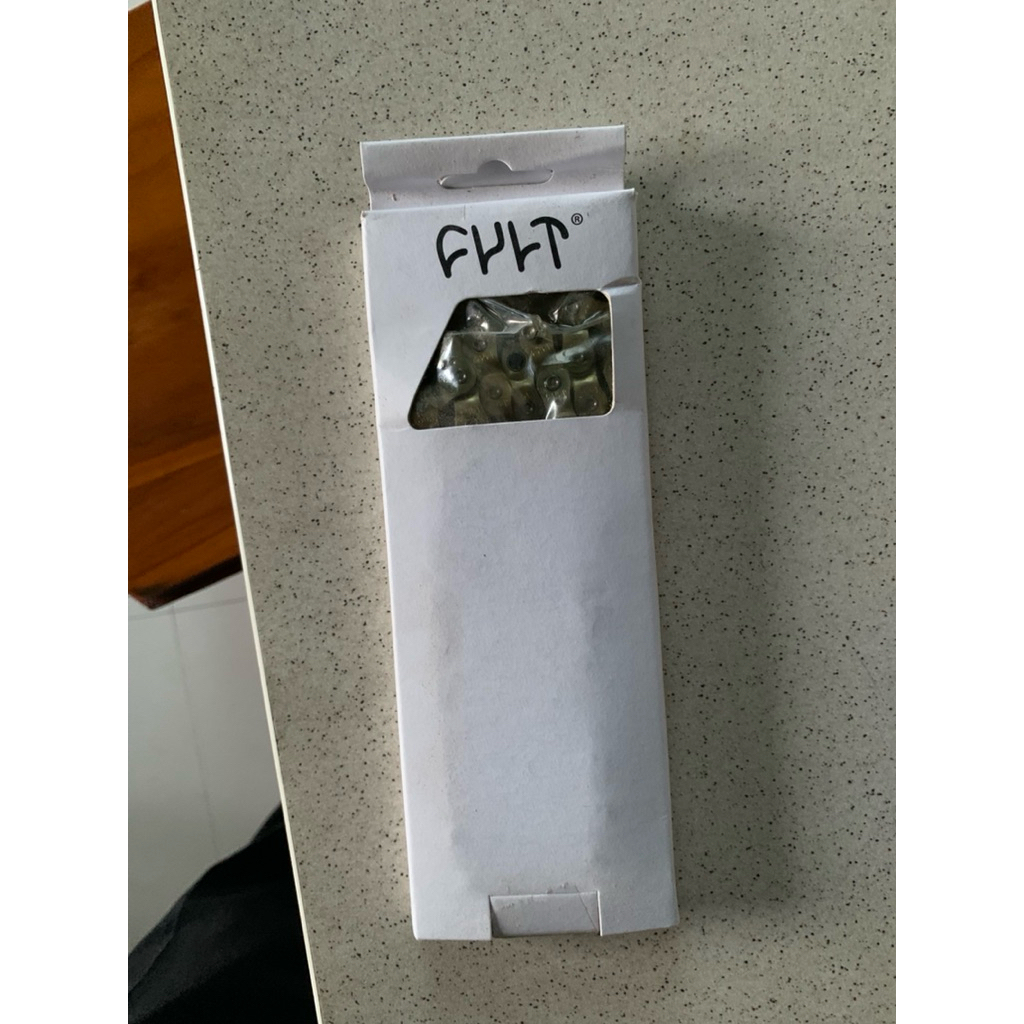 cult halflink chain gold