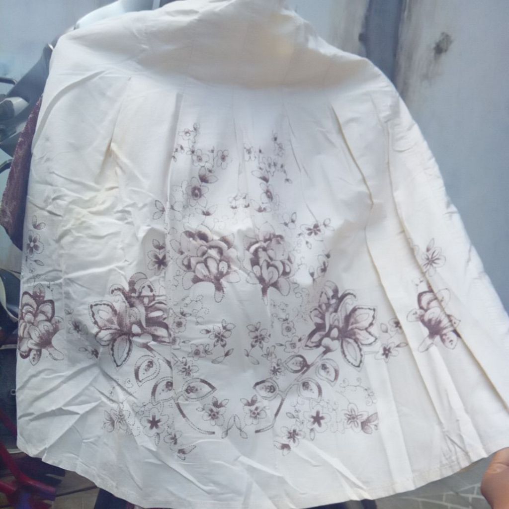 setelan batik dan rok pendek preloved