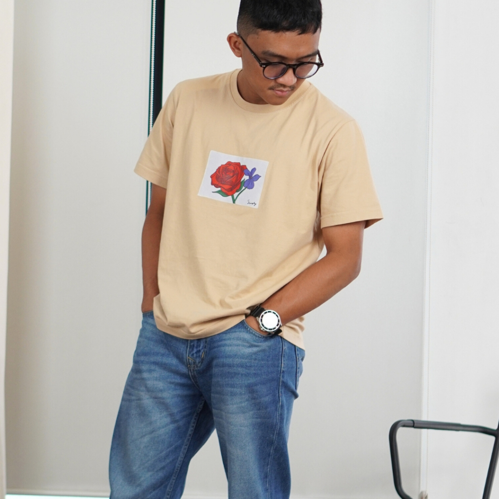 Kaos Graphic "Simply Basic Petalscape Graphic Tee"