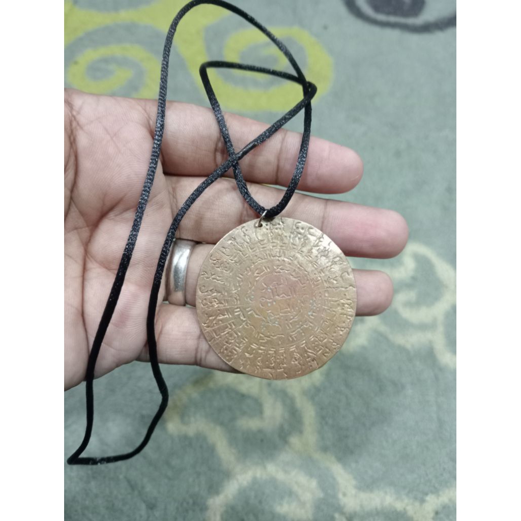 kalung pancar merah