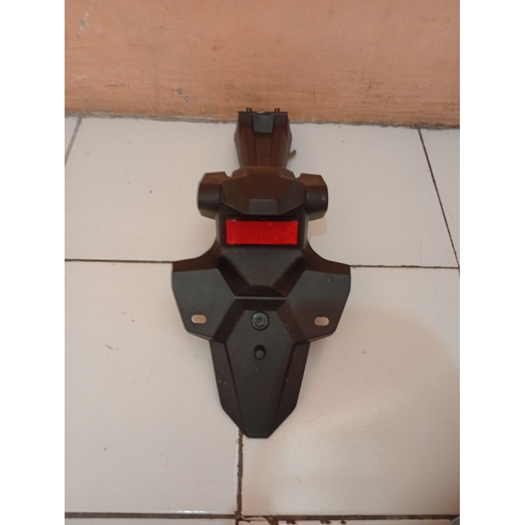 Sepakbor slebor belakang Cbr 150 R Led Original Sepakbor belakang