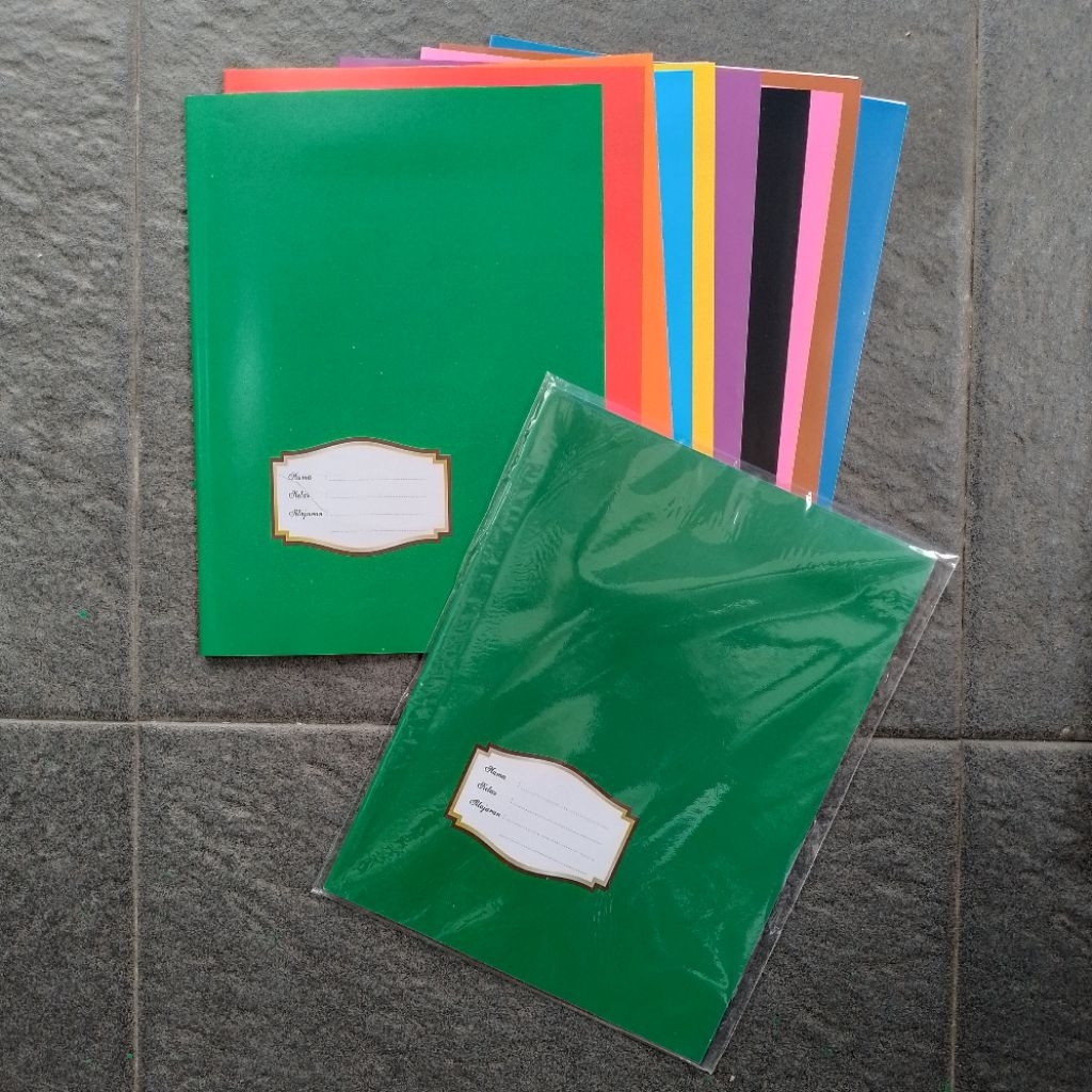 

Sampul Buku Tulis Silver Horse Quarto ( Pendek ) Mix Warna ( Pak 20 lbr ) [ Original ]