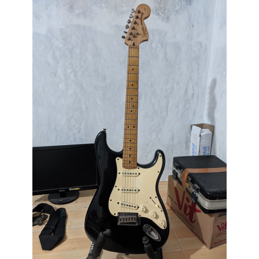 squier stratocaster