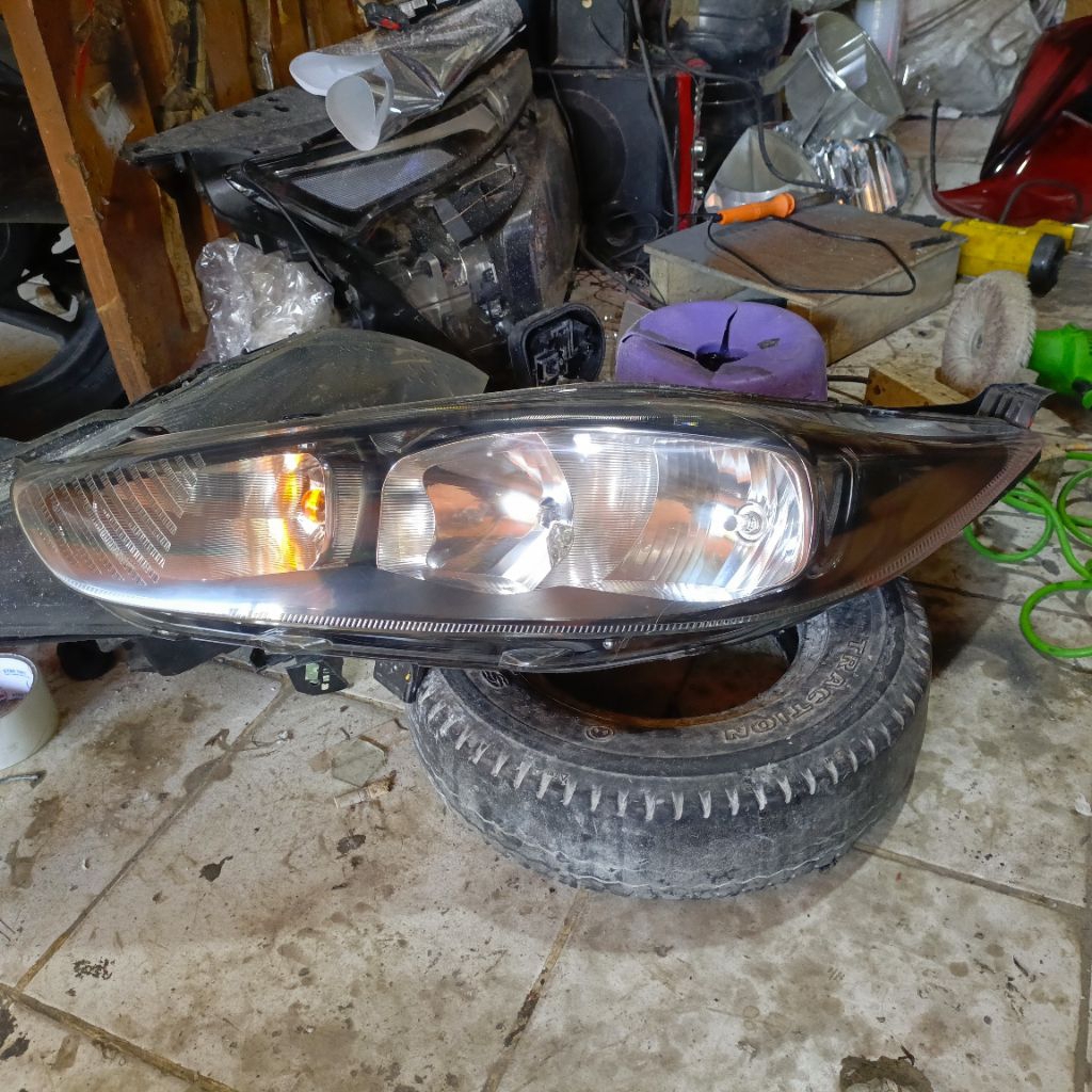 Headlamp Lampu Depan Ford Fiesta 2013 2014 2015 Original Kiri