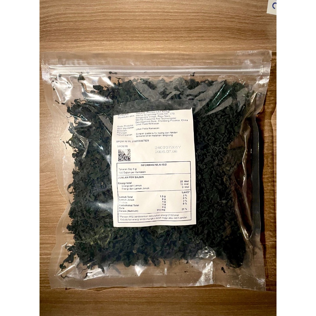 

Dried Wakame Cut / Rumput Laut Kering 500g