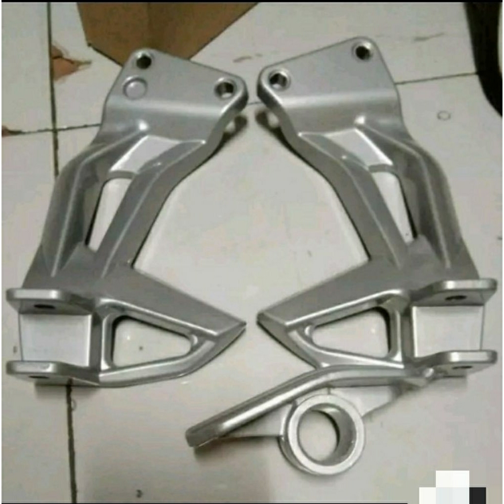 dudukan step belakang jupiter Z harga 1 set