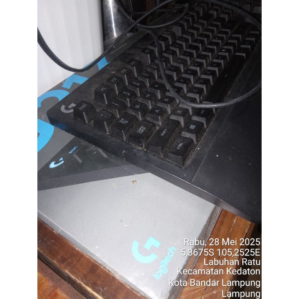 Keyboard Logitech G213