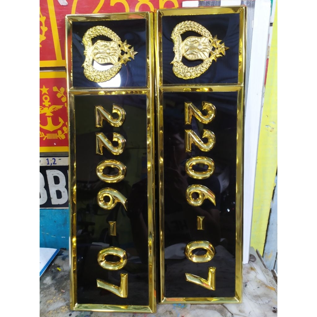 dudukan plat nomor mobil kecil