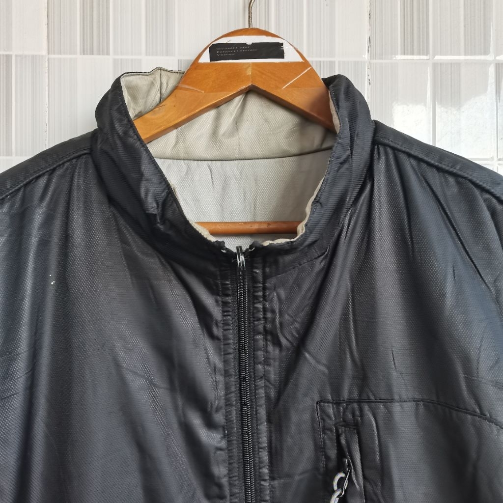 768. JAKET FILA OUTDOOR BOLAK BALIK WARNA ABU ABU HITAM SIZE XXL PRELOVED