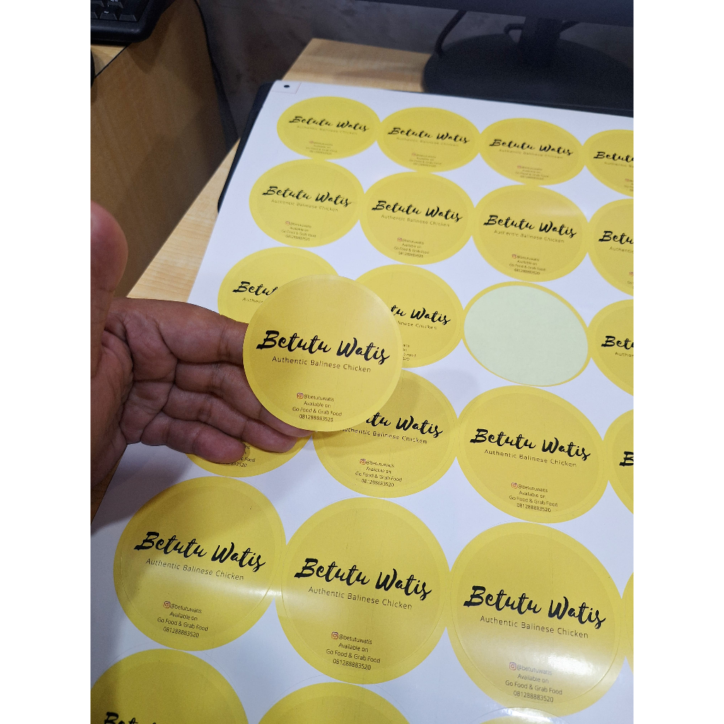 

Cetak Sticker A3+ Label Vinyl Cutting Kiss Cut Custom Stiker Vynil Glossy