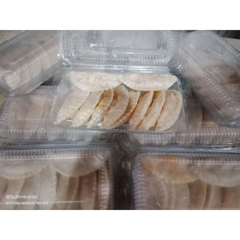 

cireng mini isi ayam suwir pedas