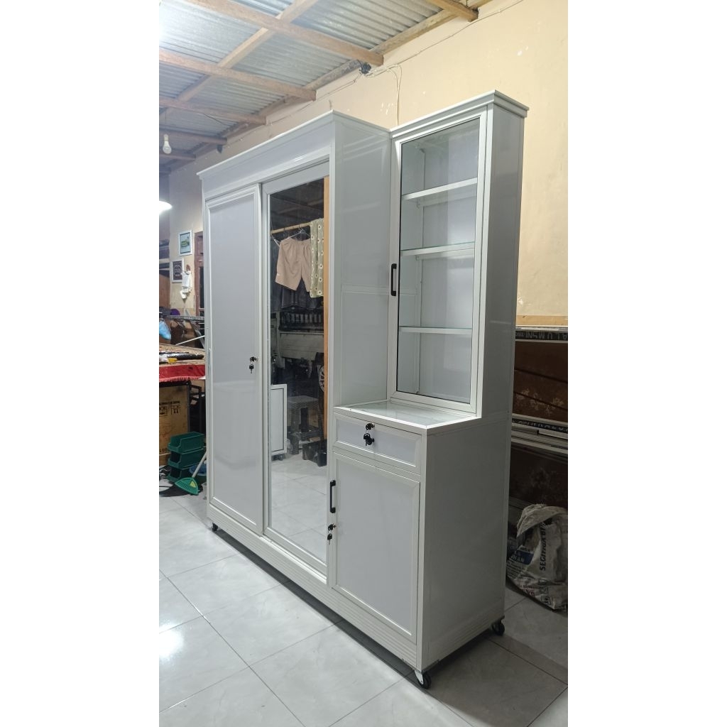 LEMARI BAJU DAN MEJA RIAS ALUMINIUM