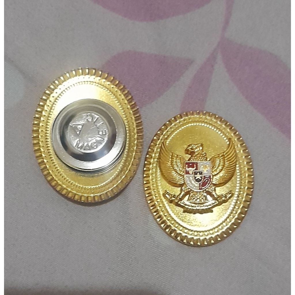 pin garuda model latar oval lencana garuda oval mahnet