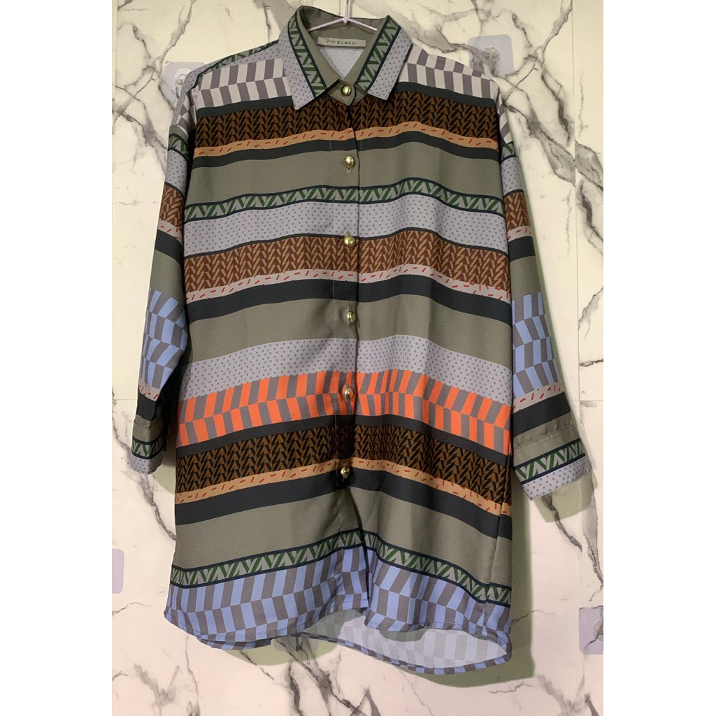 BISA INSTAN - VIVI ZUBEDI TOP PRELOVED