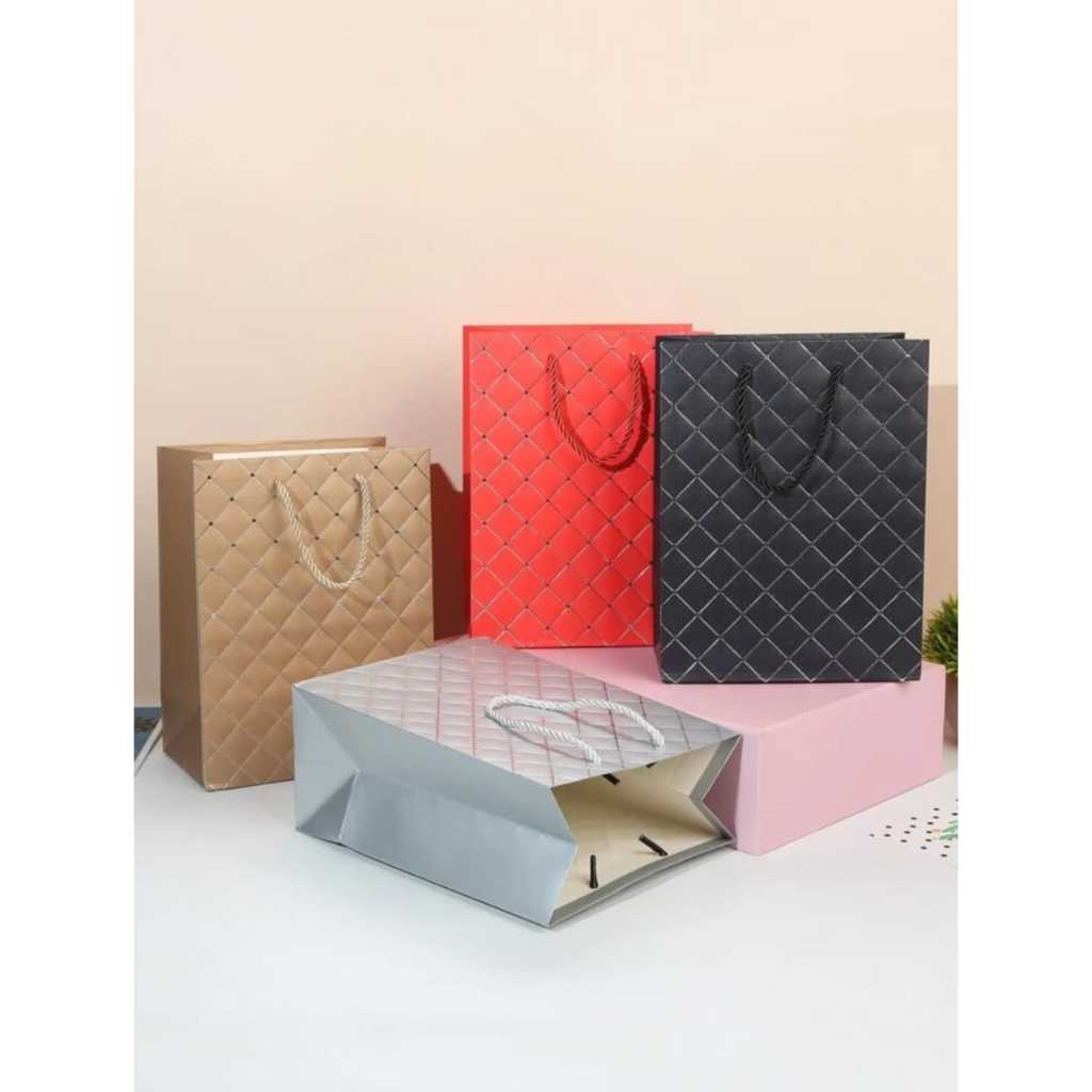 

Paper Bag Motif Emboss | Goodie Bag | Tas Belanja | Tas Souvenir