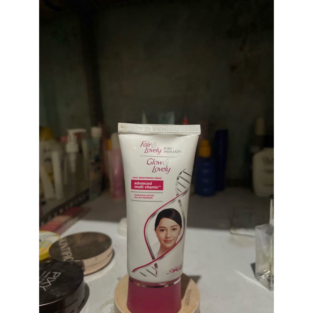 FAIR & LOVELY malaysia besar 80 gram