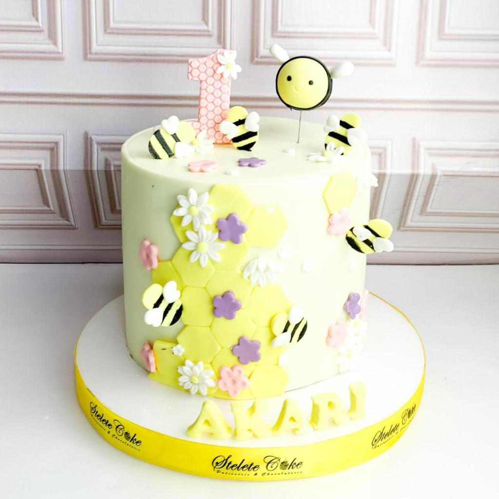 

Kue Ulang Tahun/Birthday Cake/Kue Ultah Tema Bee/Kue Ultah Tema Lebah/Kue Birthday Jakarta
