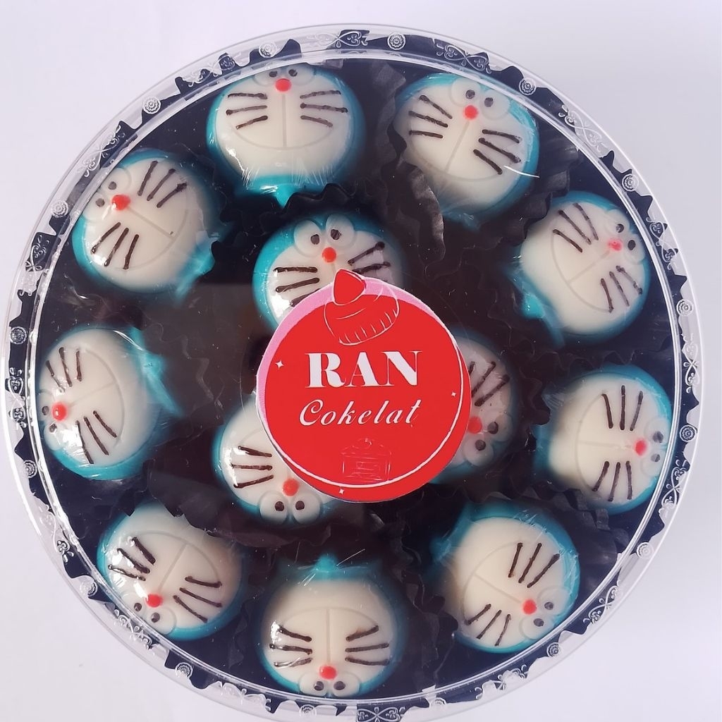 

coklat karakter doraemon enak