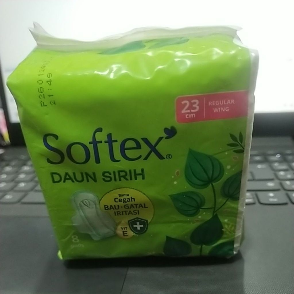 SOFTEX DAUN SIRIH 23CM SAYAP ISI 8