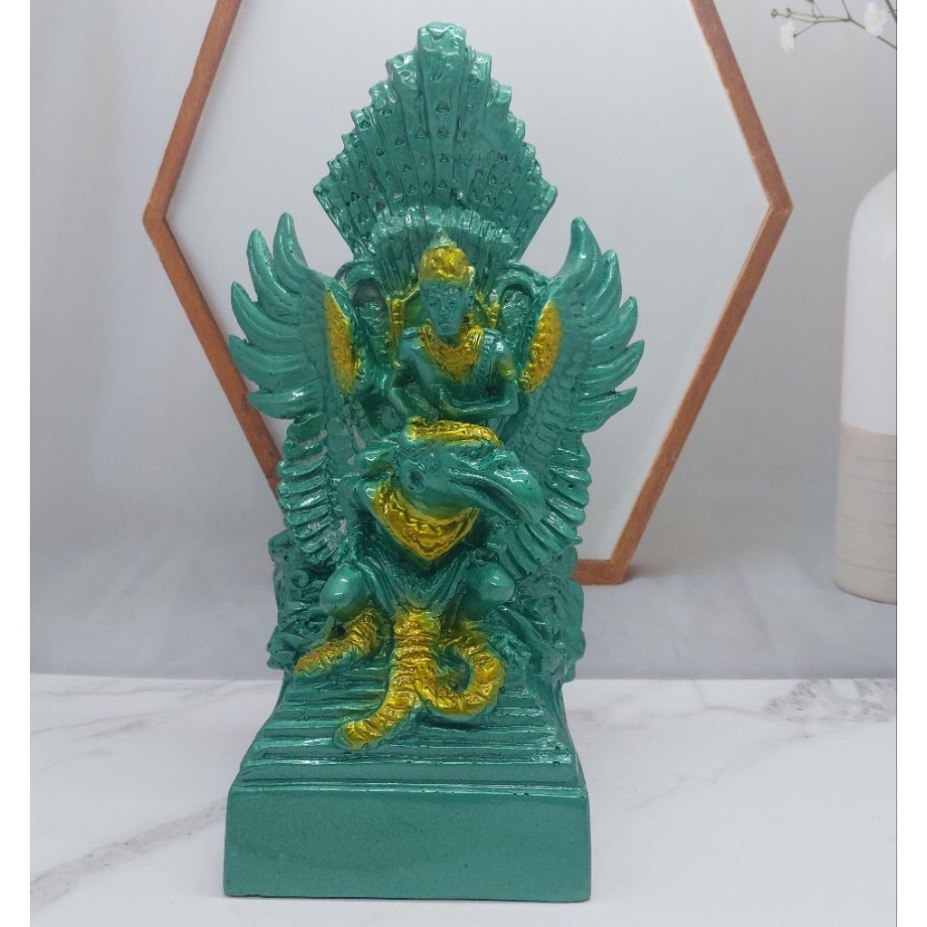 Miniatur pajangan ruang tamu aesthetic patung garuda wisnu kencana GWK Bali warna hijau