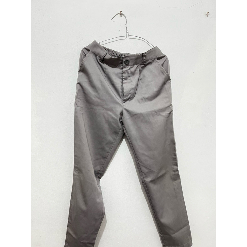 Preloved Celana Chino