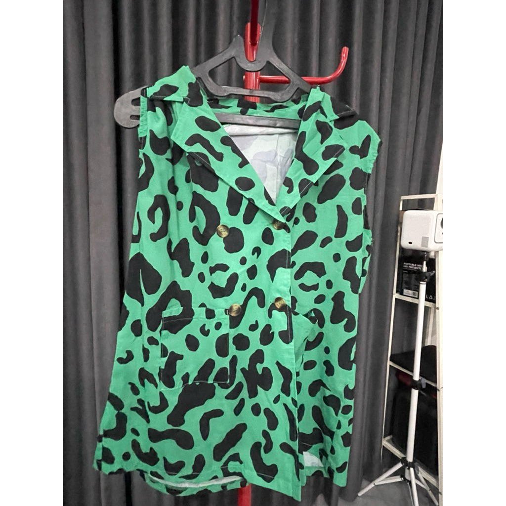 vest wanita motif hijau preloved