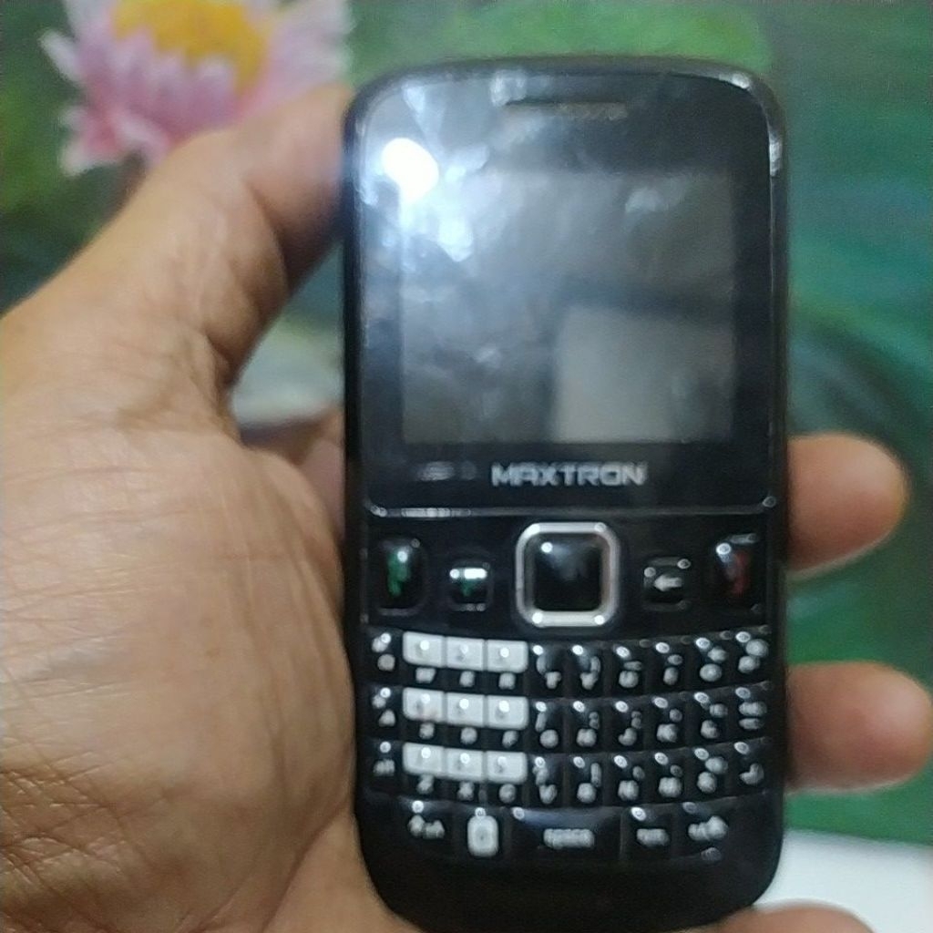 HP jadul querty MAXTRON off