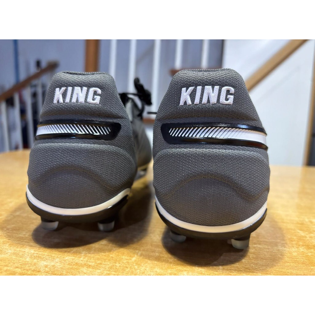 Sepatu bola Puma King 100% original baru size 42