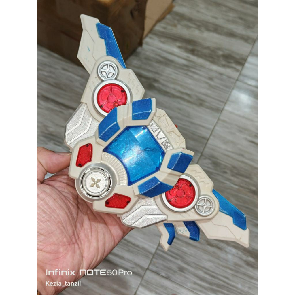 Jualan mainan main senjata alat Armor Hero XT Flying shadow Elektrik off no test weapon putih red me