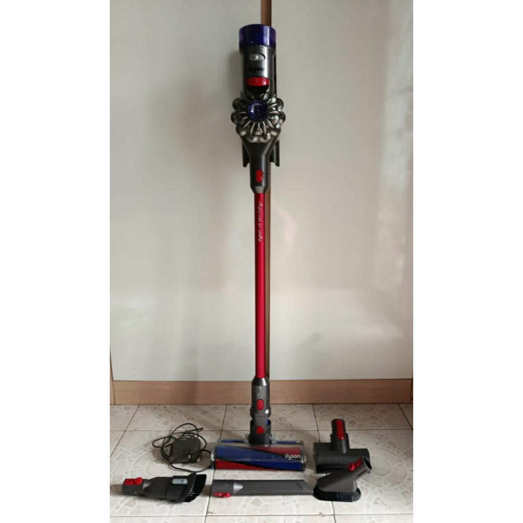 Dyson V8 Vacuum Cleaner